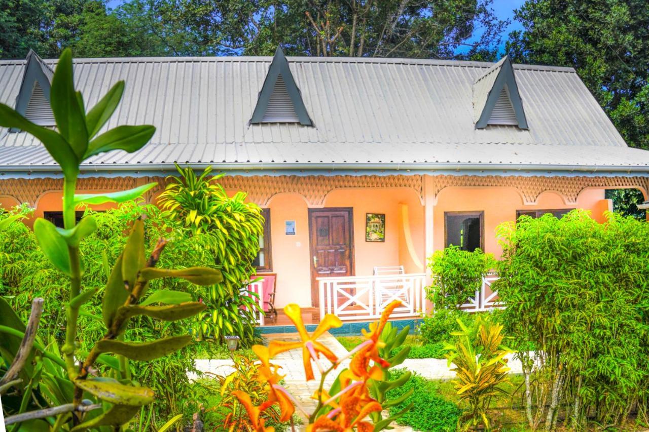 Bernique Guesthouse Диг Екстериор снимка