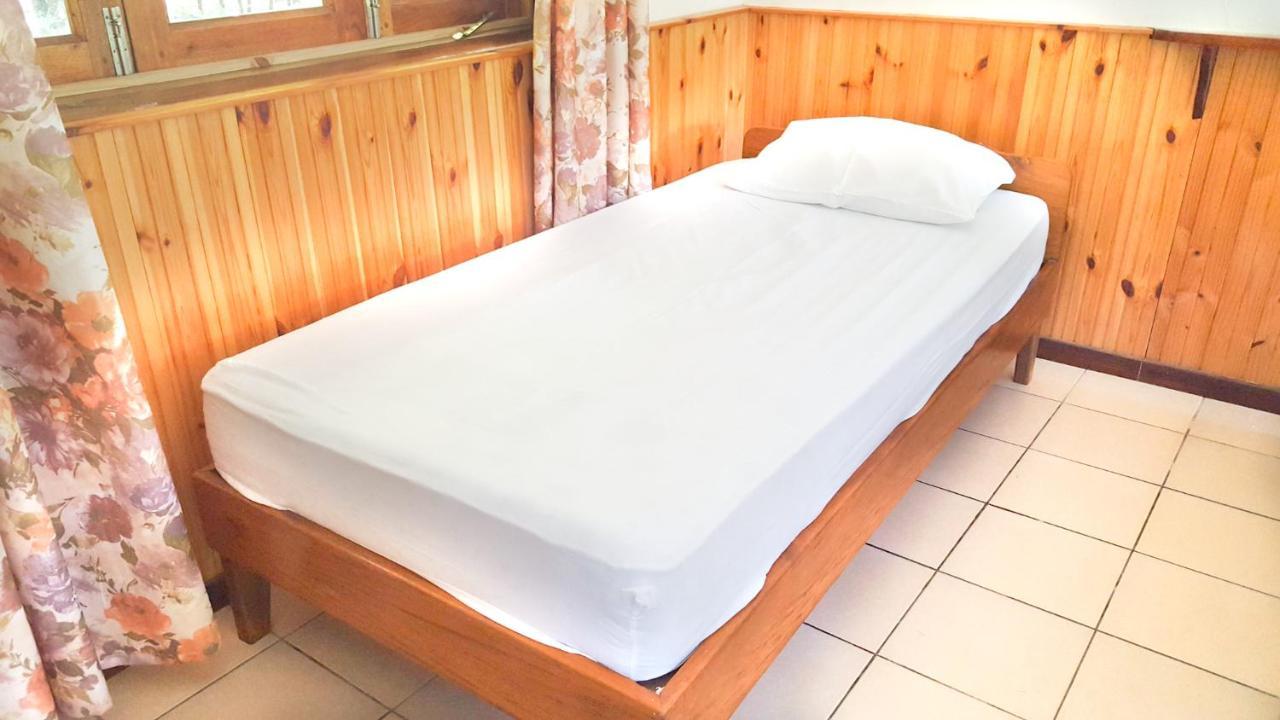 Bernique Guesthouse Диг Екстериор снимка